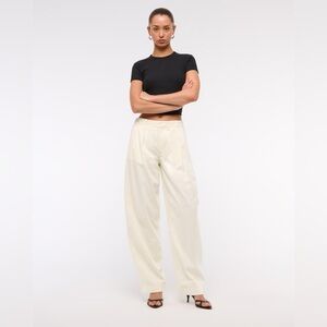 NWT Abercrombie & Fitch Women’s Mid Rise Barrel Pant Size 24 00R